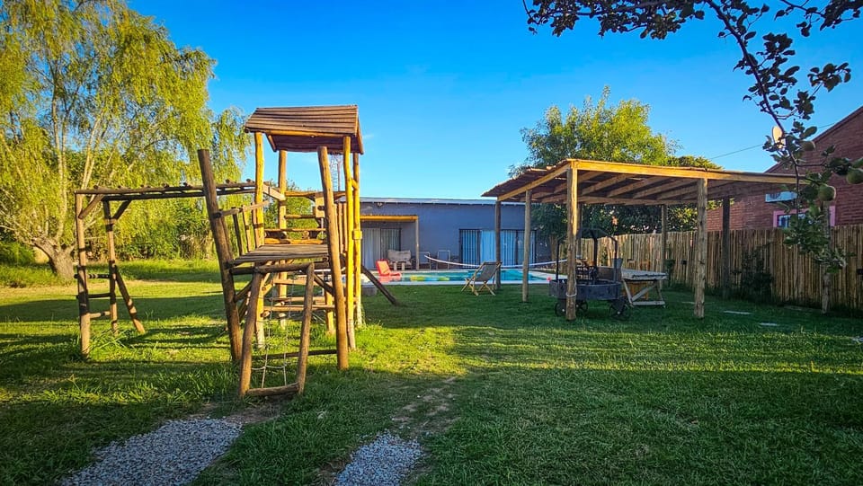 Propiedad Privada con Piscina y parque House in Buenos Aires Province