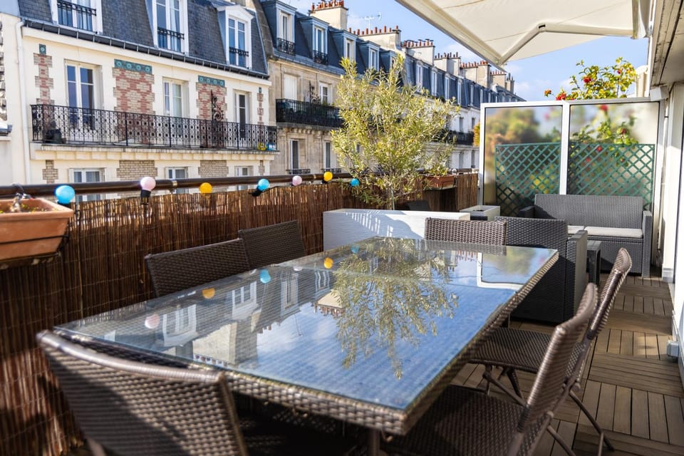 Patio, Day