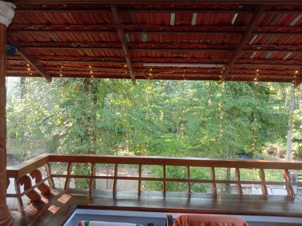 View (from property/room), Balcony/Terrace, Dining area