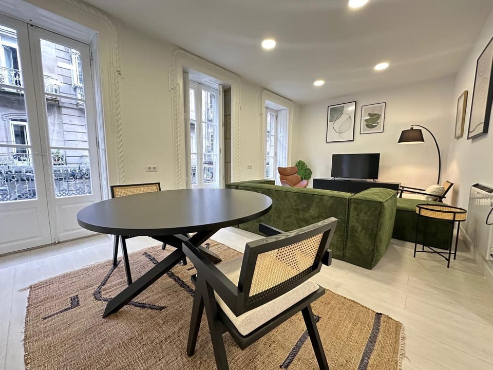 Velazquez 34, con Parking gratis by YBH Apartment in Vigo