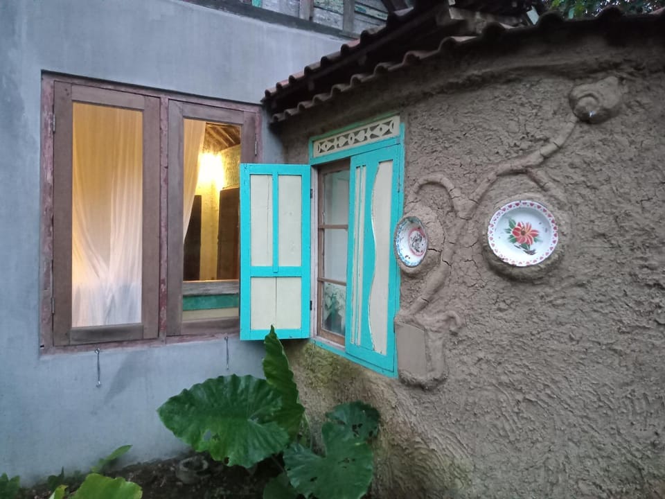 Property building, Breakfast