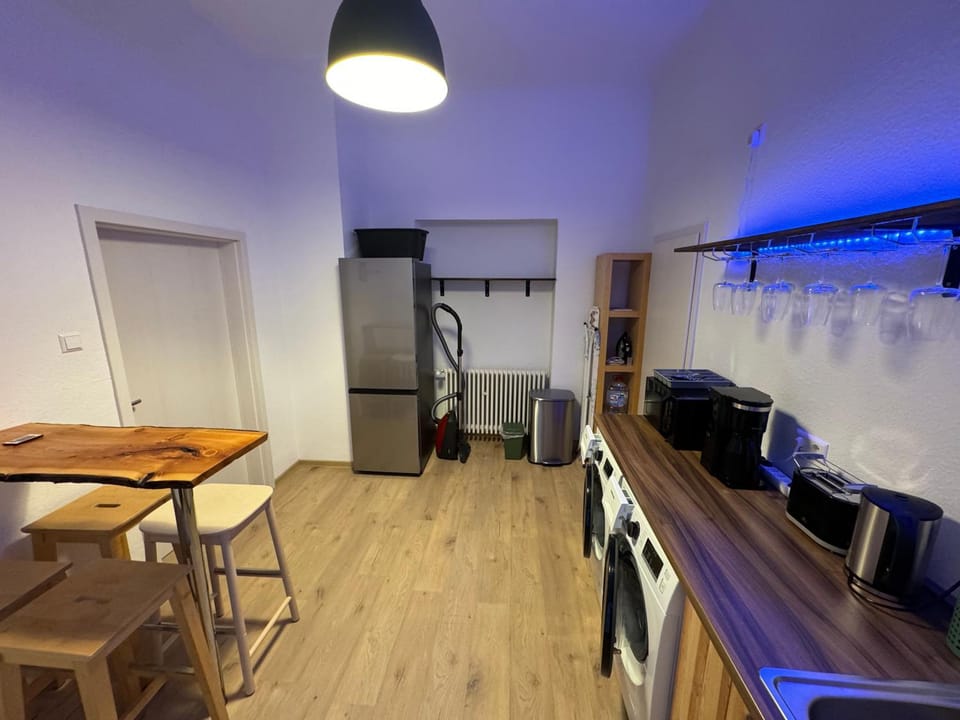 Lounge or bar, washing machine, kitchen