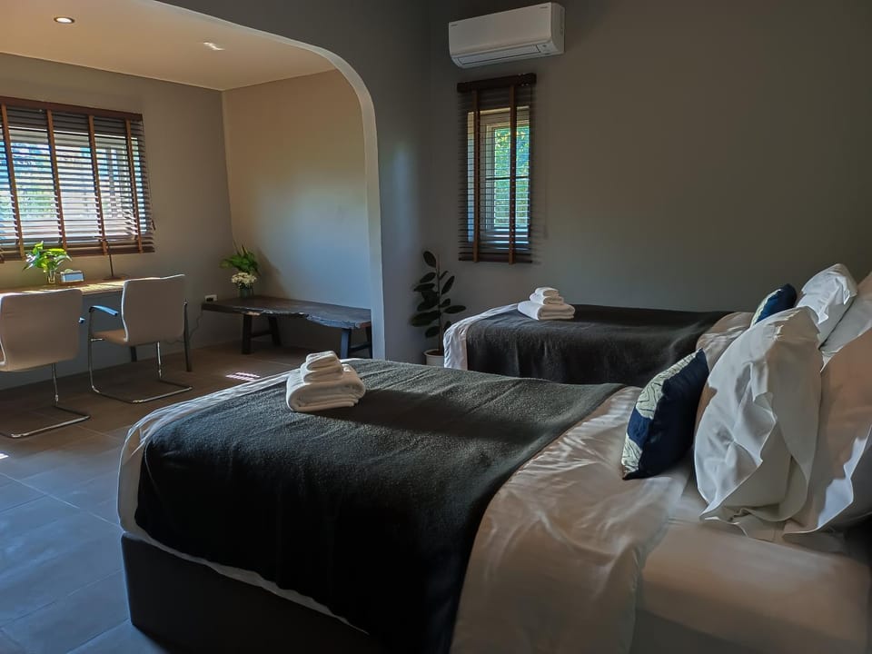 Bed, Bedroom, air conditioner