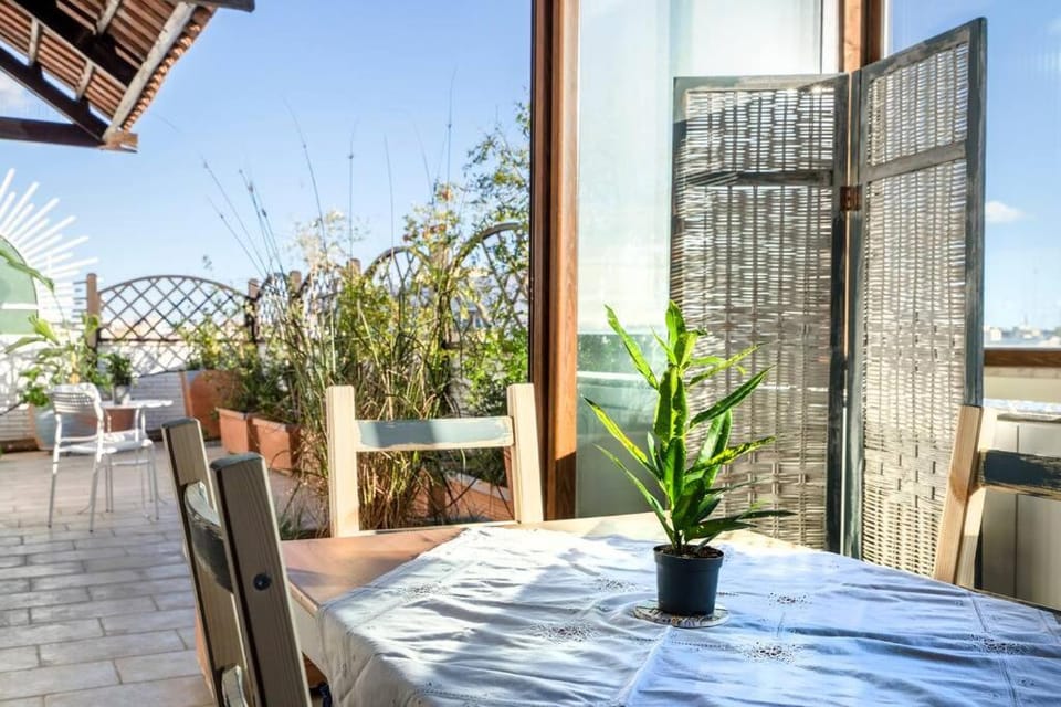 Balcony/Terrace, Dining area