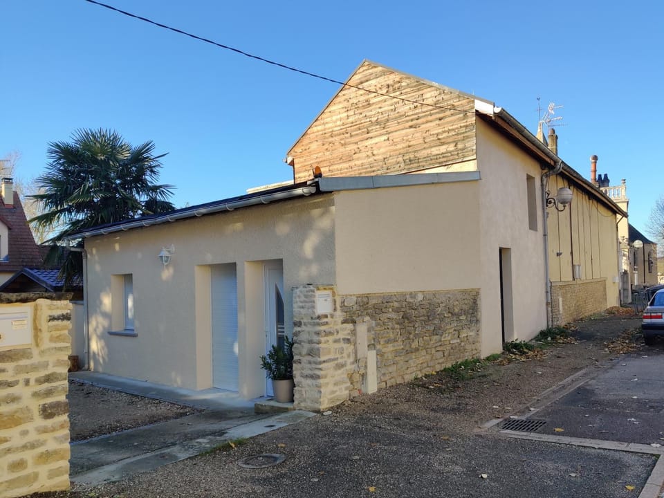 Property building, Street view