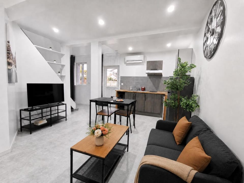 Living room, Seating area