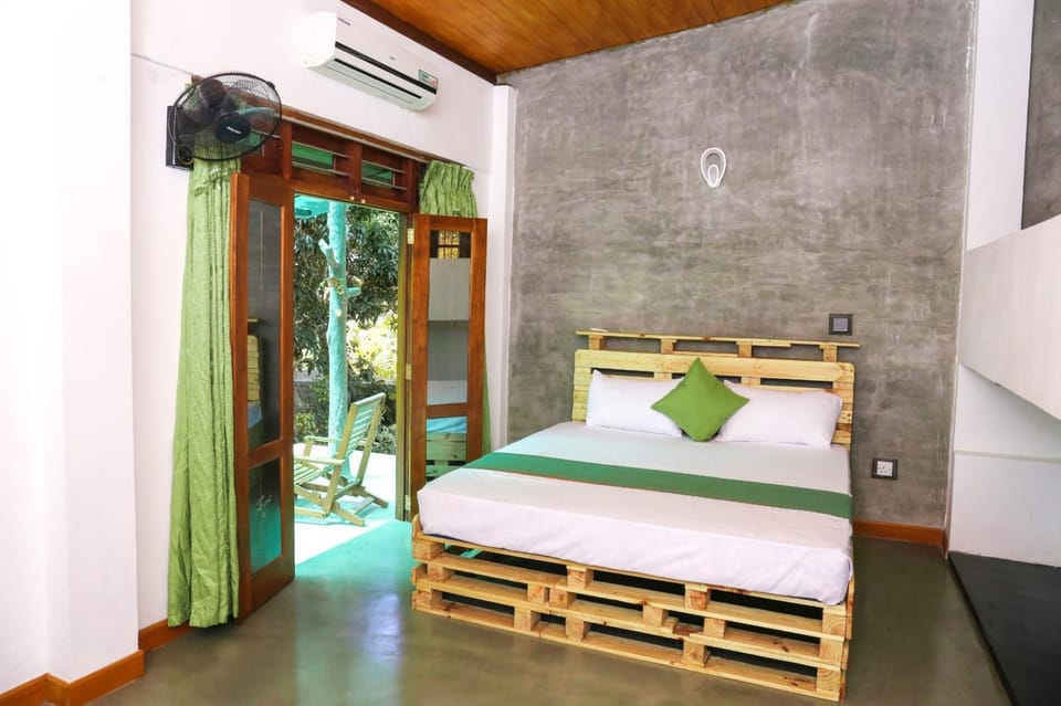 Bedroom, air conditioner