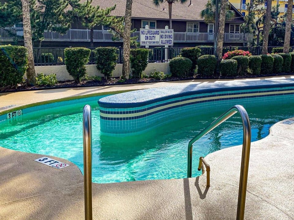 Oceanfront Modern Condo w 8 Water Features House in Myrtle Beach