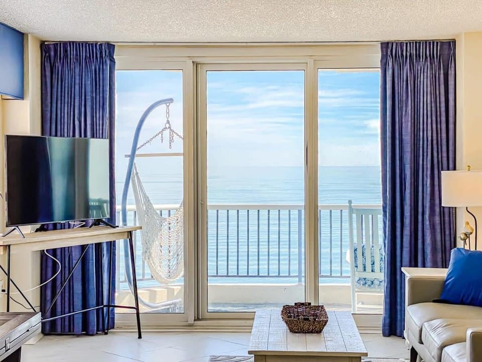 Oceanfront Modern Condo w 8 Water Features House in Myrtle Beach