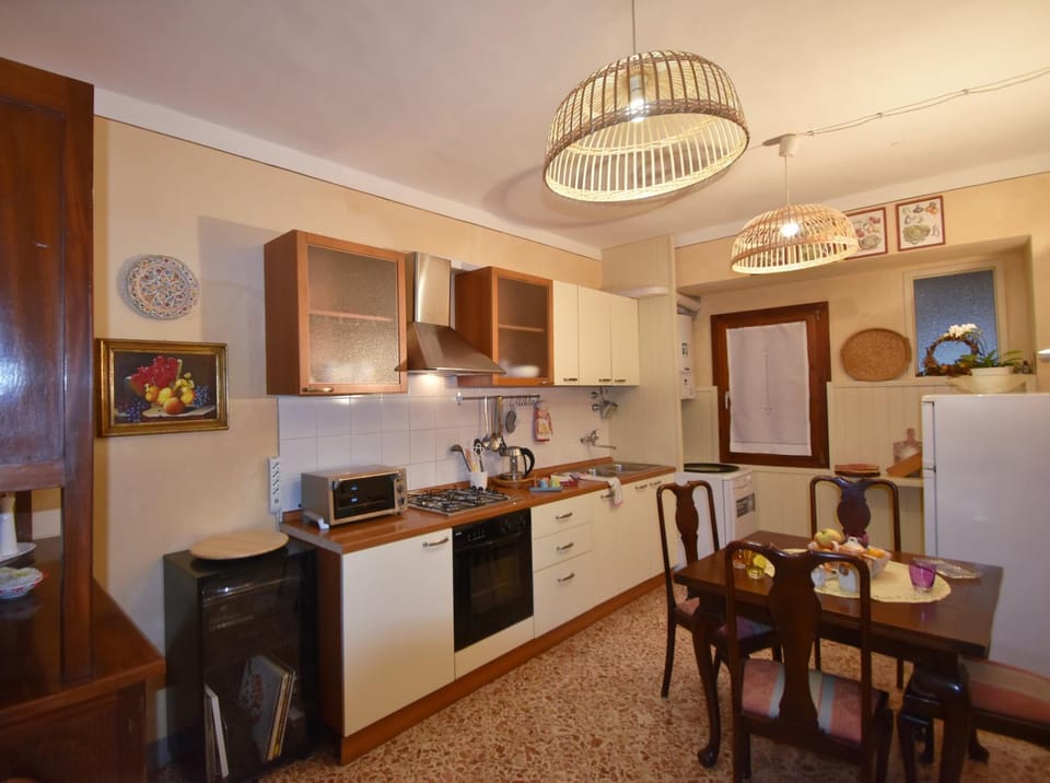 Coffee/tea facilities, Kitchen or kitchenette, Dining area, dishwasher, minibar, pet friendly, stove