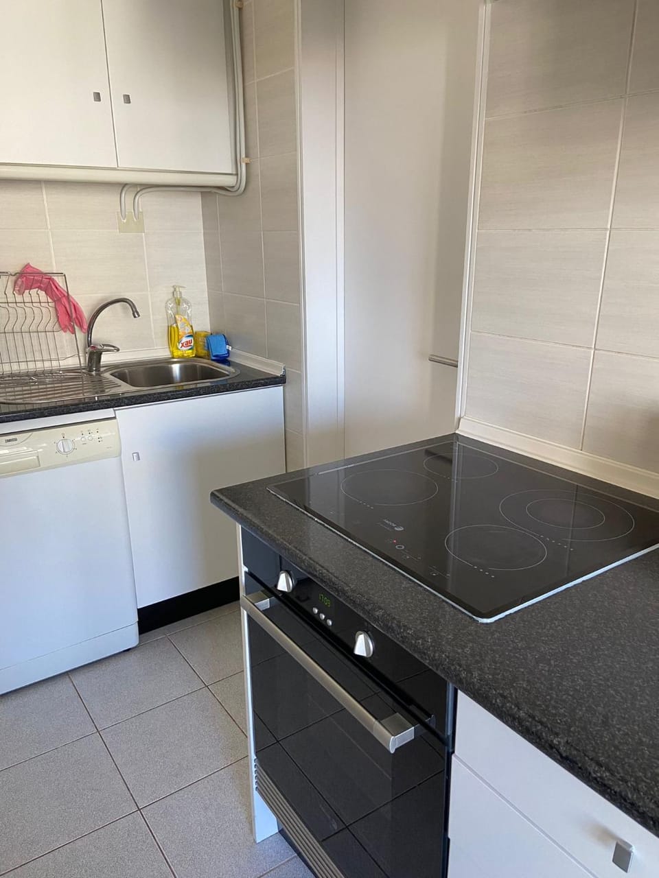 Kitchen or kitchenette, pet friendly, stove