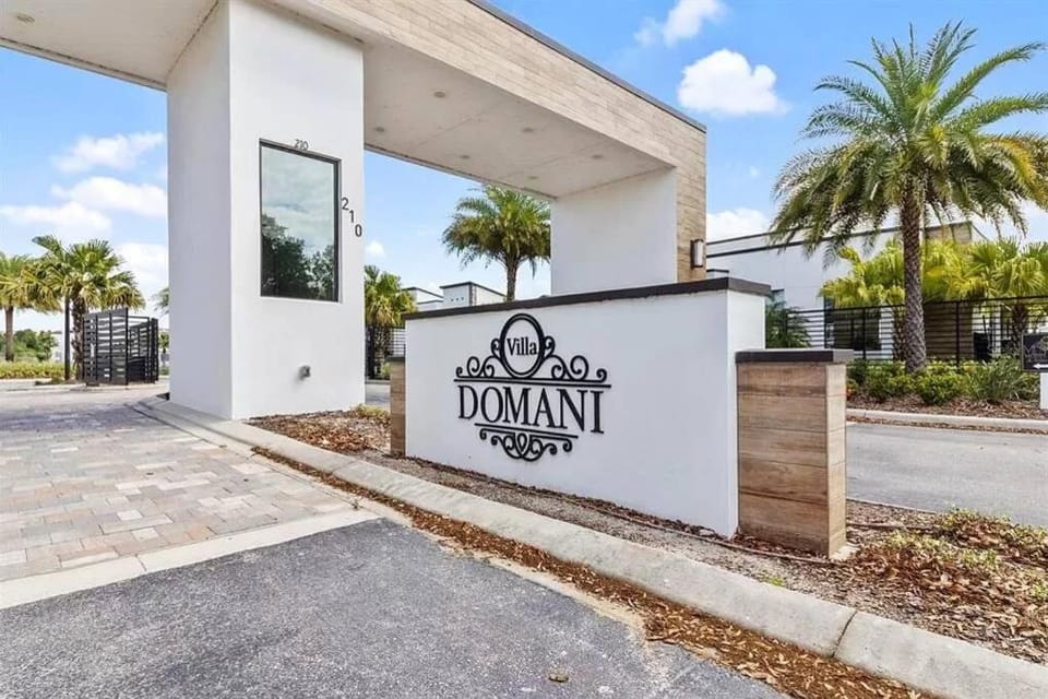 Endless Summer Villa Domani House in Loughman