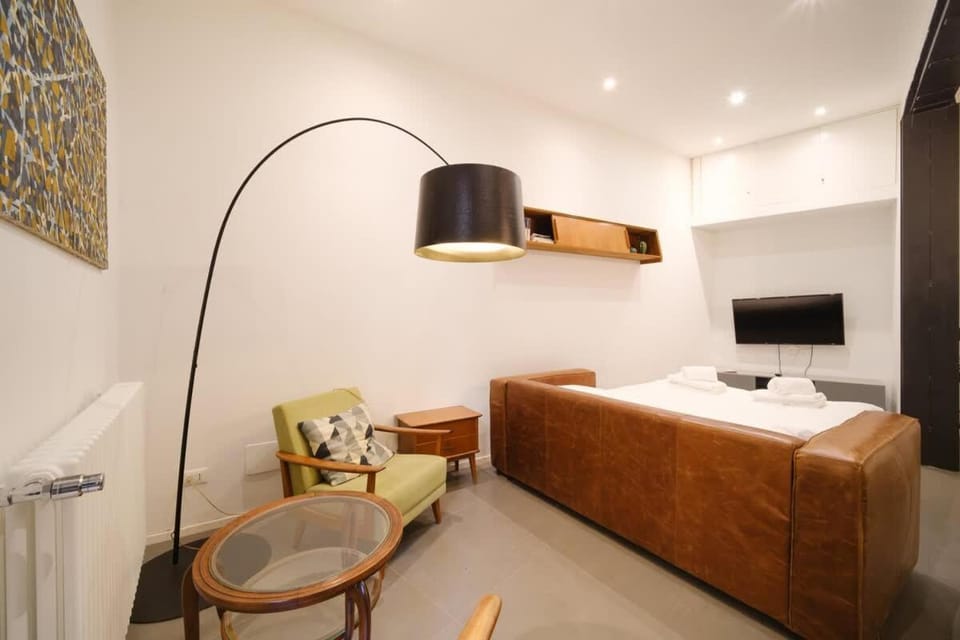 Golden House BuddyRent Apartment in Rome