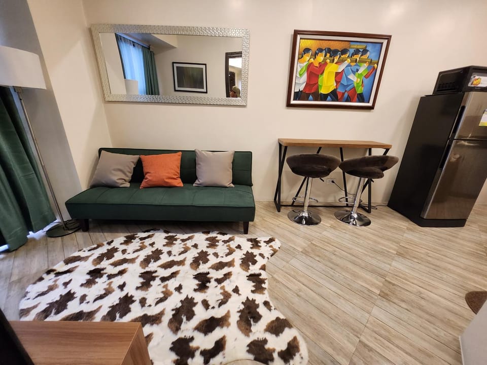 TV and multimedia, Living room, Seating area, minibar
