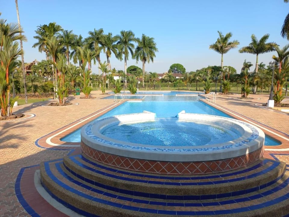Swimming pool
