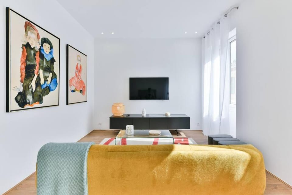 Communal lounge/ TV room, TV and multimedia, Living room, Seating area