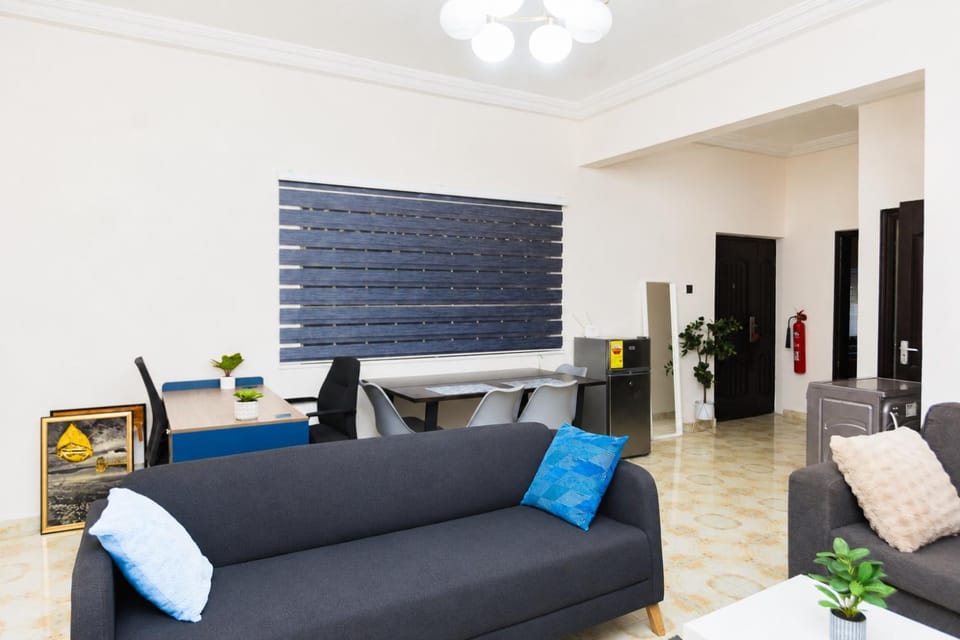 Cozy Luxury - East Legon Apt - WiFi, Netflix & AC Apartment in Accra