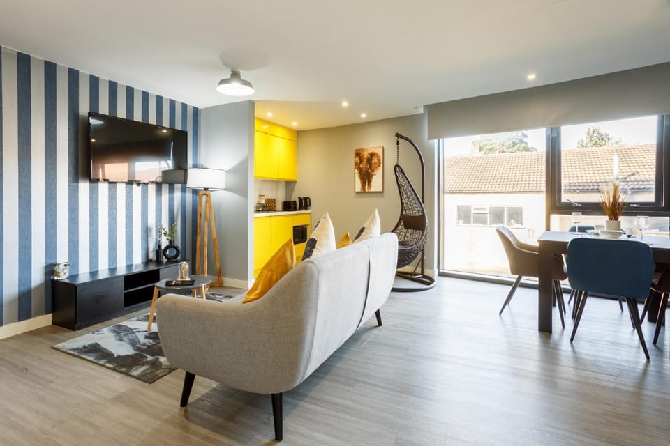 TV and multimedia, View (from property/room), Kitchen or kitchenette, Living room, Other, Decorative detail, Seating area, Dining area, internet, kitchen