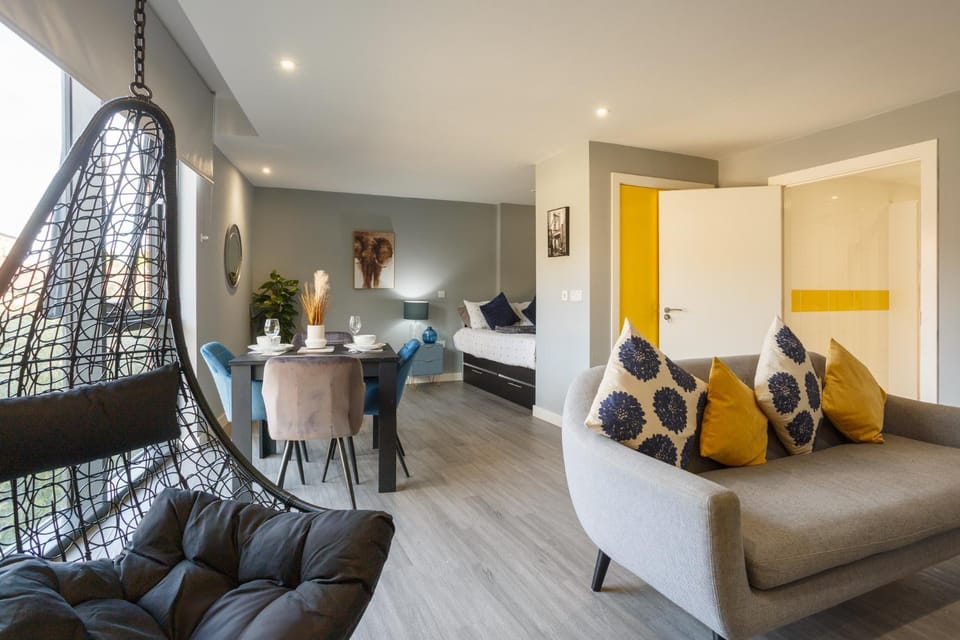 Bed, Bathroom, View (from property/room), Living room, Other, Photo of the whole room, Decorative detail, Seating area, Dining area, Bedroom, locker, storage, towels, wardrobe