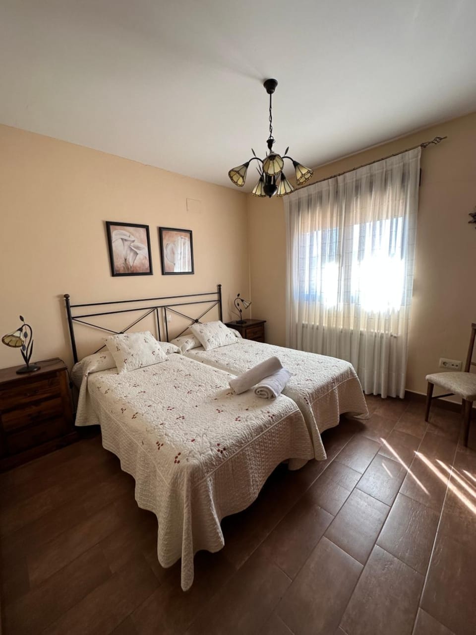 Bedroom, towels