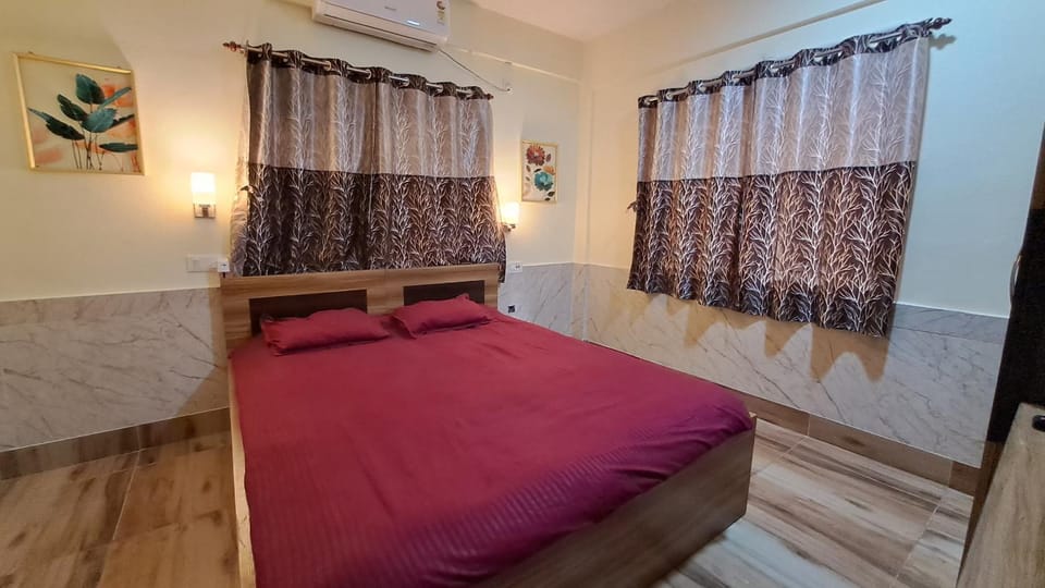 Bed, Photo of the whole room, Bedroom, air conditioner