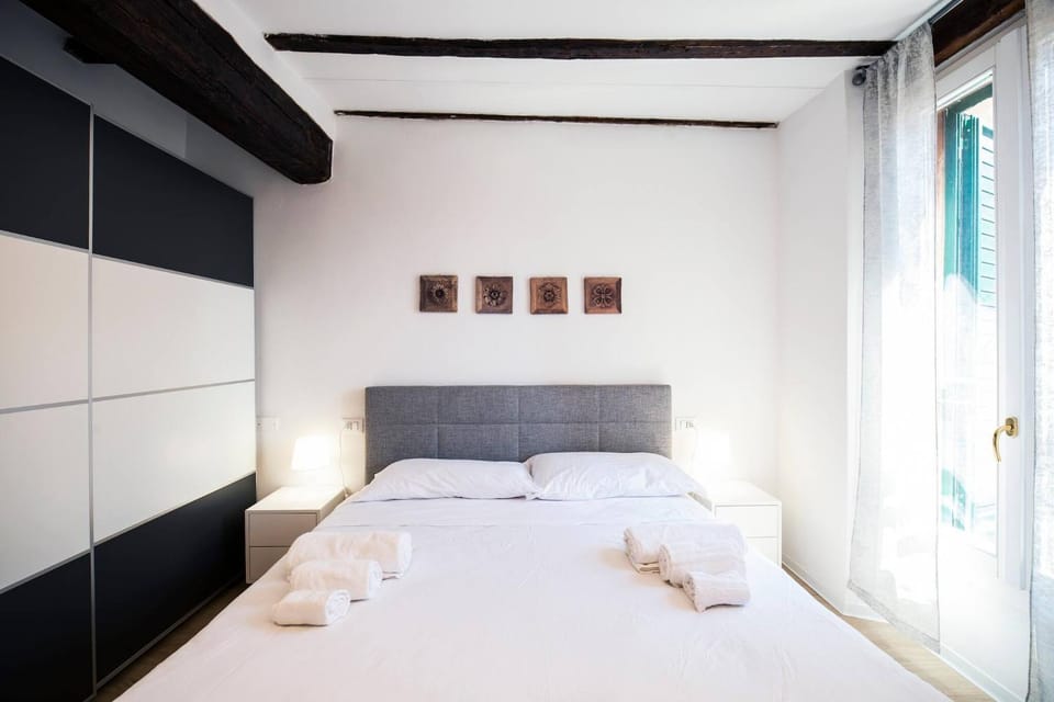 Bed, Photo of the whole room, Bedroom, towels, wardrobe