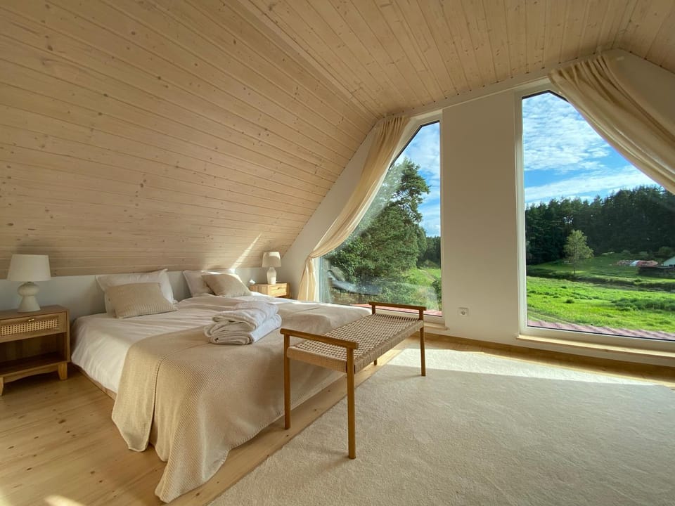 Bed, Photo of the whole room, Bedroom, towels