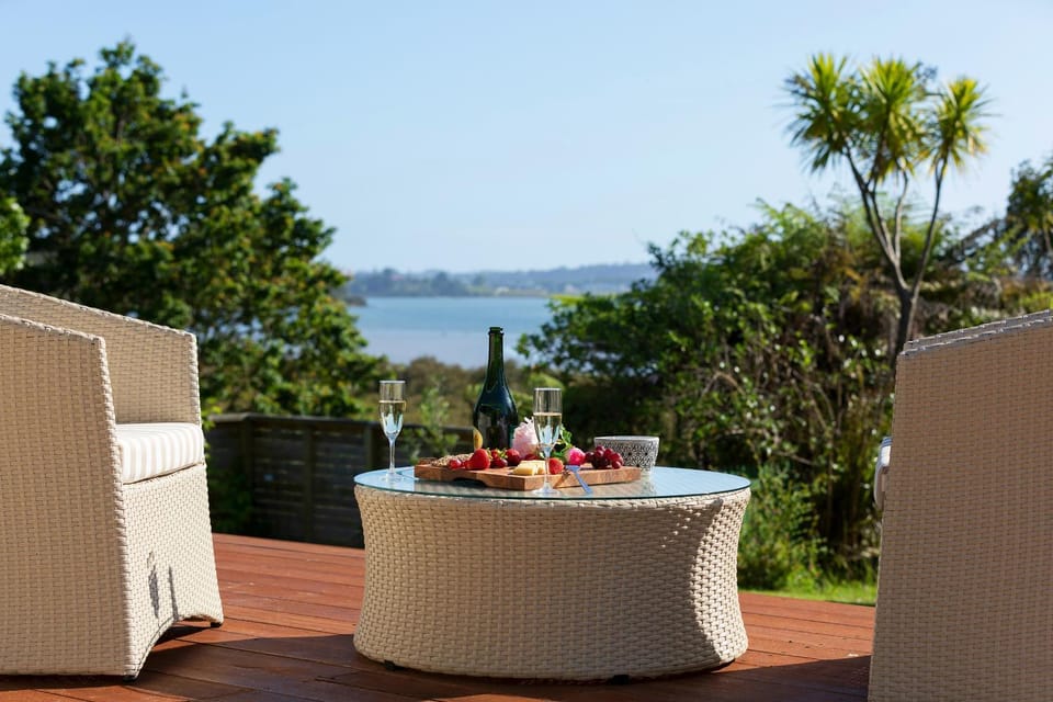 Natural landscape, View (from property/room), Balcony/Terrace, Garden view, Sea view
