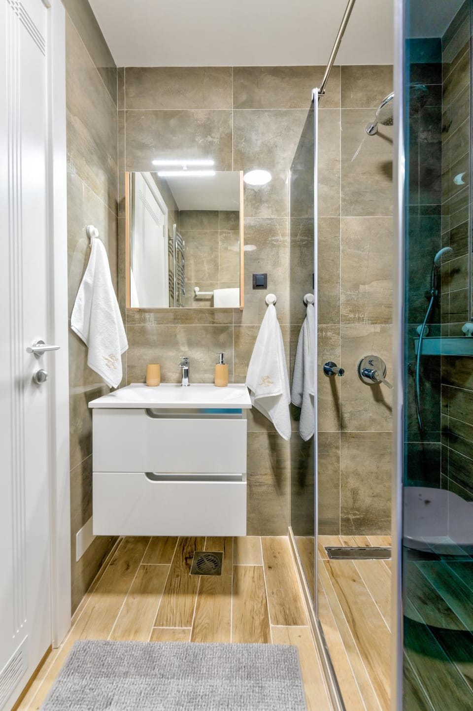 Shower, Bathroom, towels
