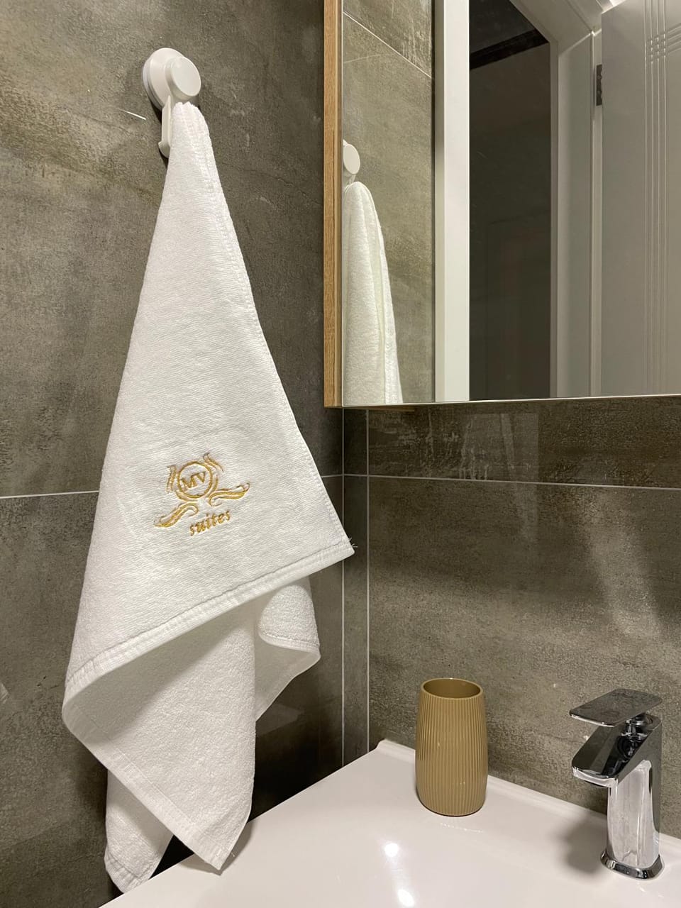 Bathroom, towels