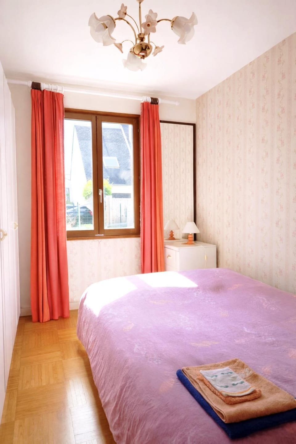 Etablissement commun avec chambre privé tranquille avec jardin a 10 min a pied de la gare de Fleury-les-Aubrais et 2 min d Orléans Bed and Breakfast in Orléans