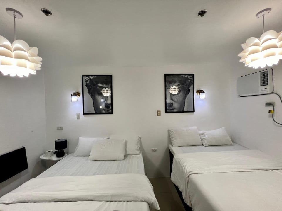 Staycation Condotel Room to Stay Paranaque Apartment hotel in Las Pinas