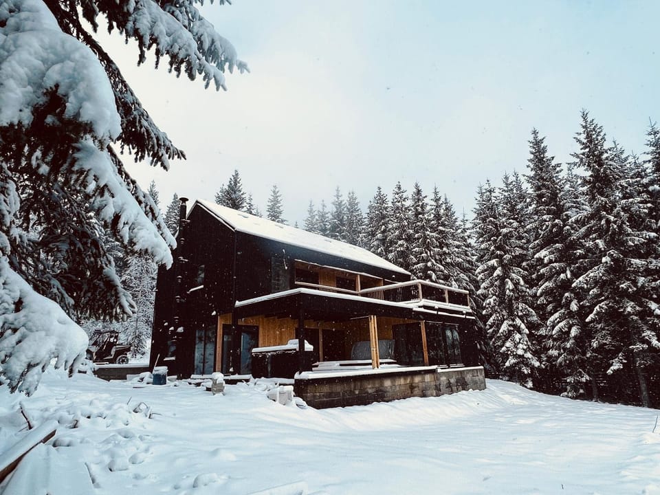 Property building, Natural landscape, Winter