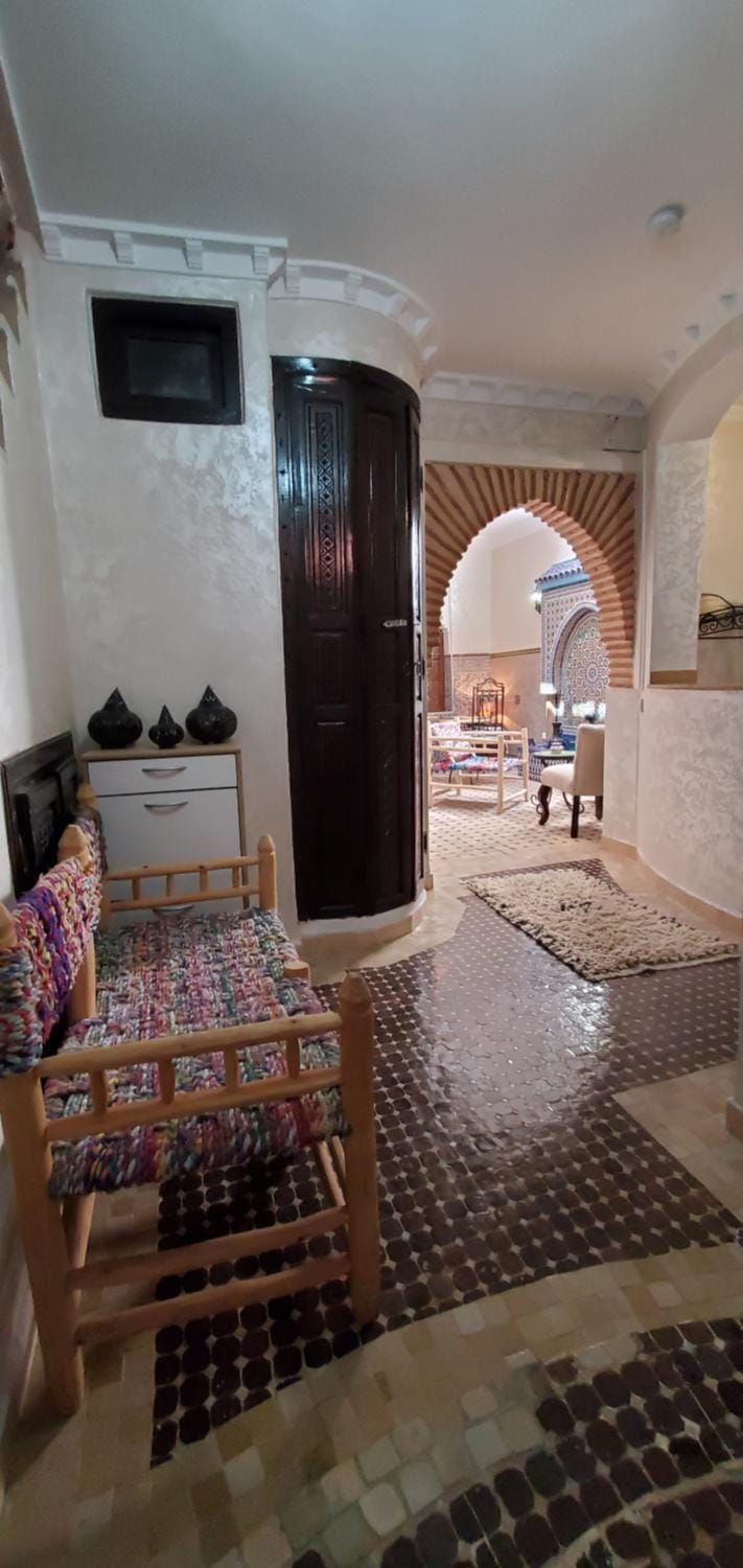 Property building, Internal: Not applicable to any particular room