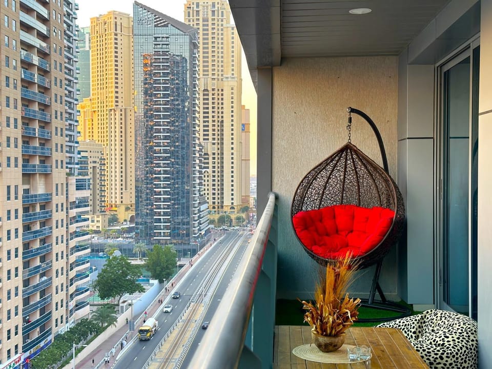 Property building, Off site, Day, View (from property/room), Balcony/Terrace, City view