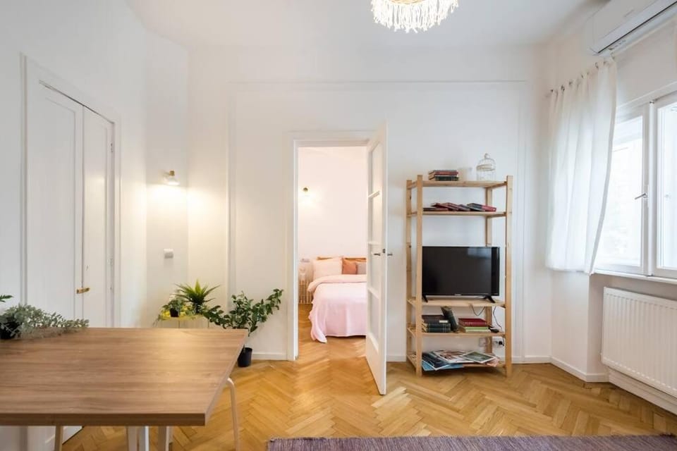Downtown Cozy Apartment Old Town Apartment in Bucharest
