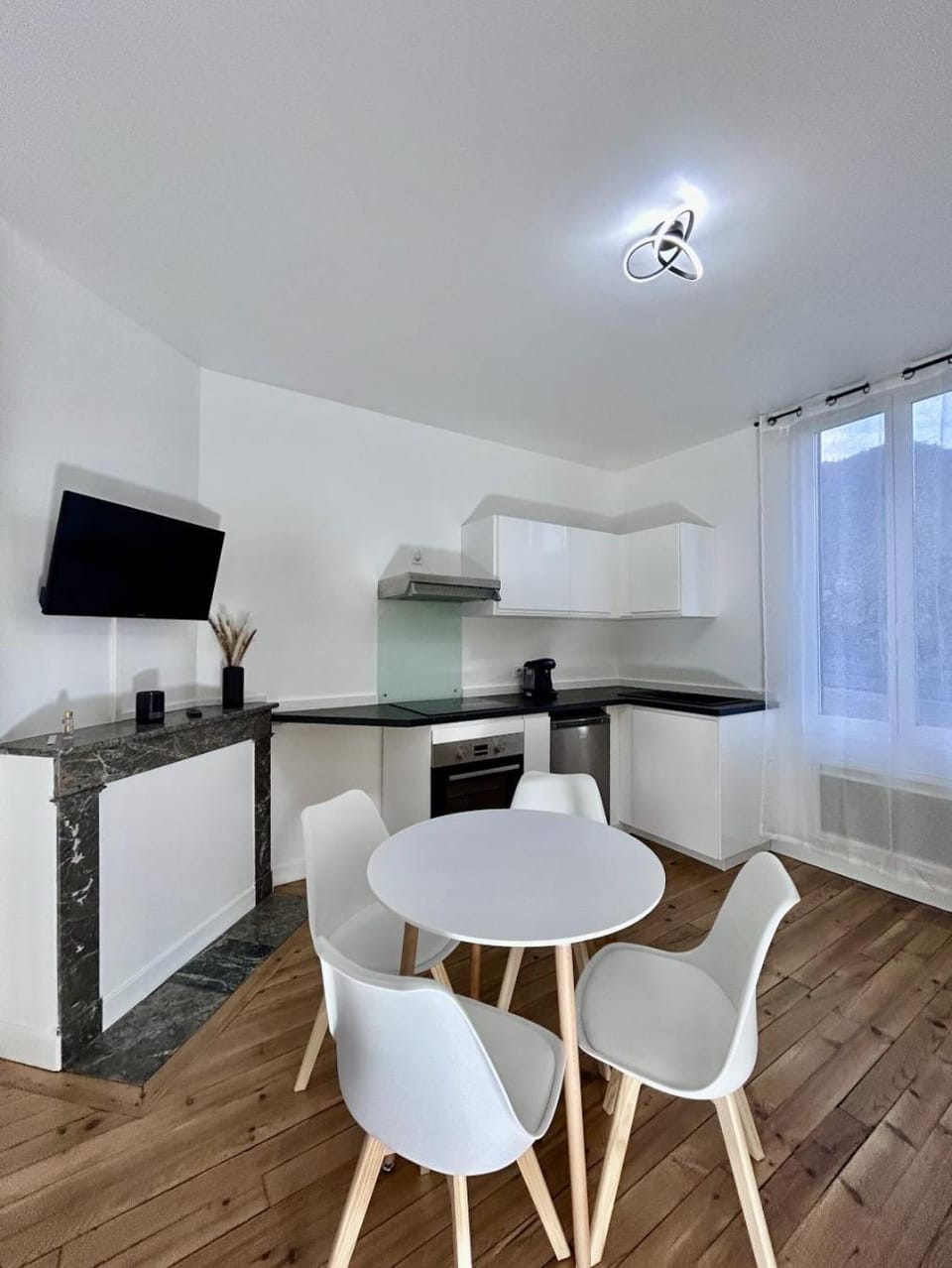 TV and multimedia, Kitchen or kitchenette, Dining area, minibar, pet friendly, stove