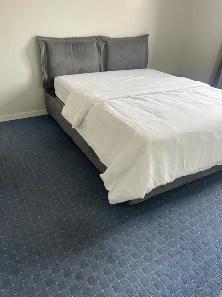 Grande maison à Vaulx en Velin Carré de Soie Vacation rental in Vaulx-en-Velin