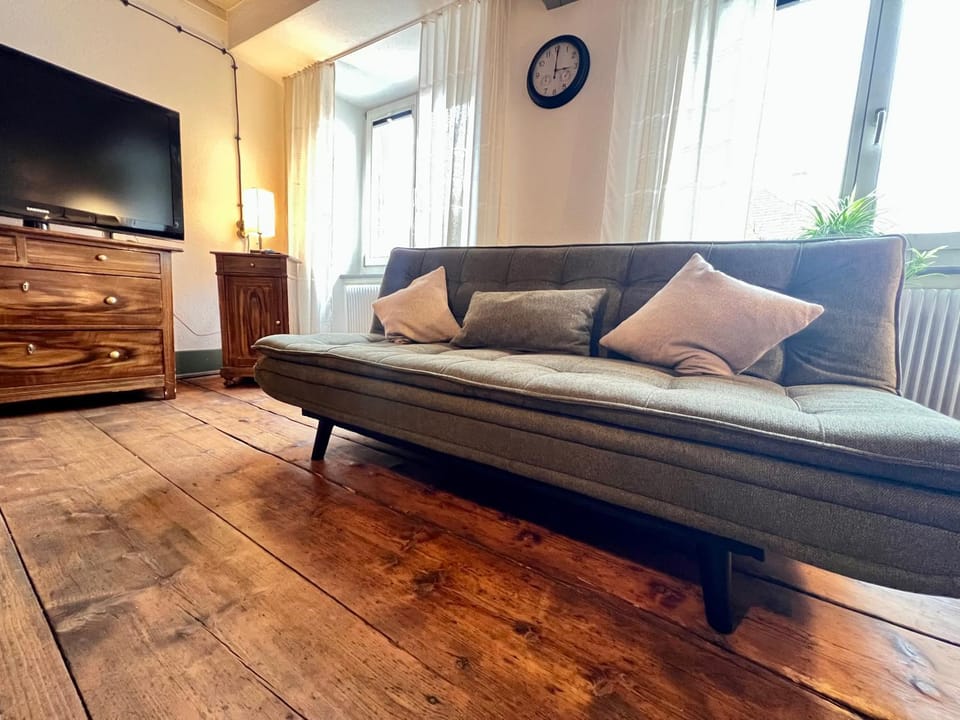Communal lounge/ TV room, TV and multimedia, Living room, Seating area