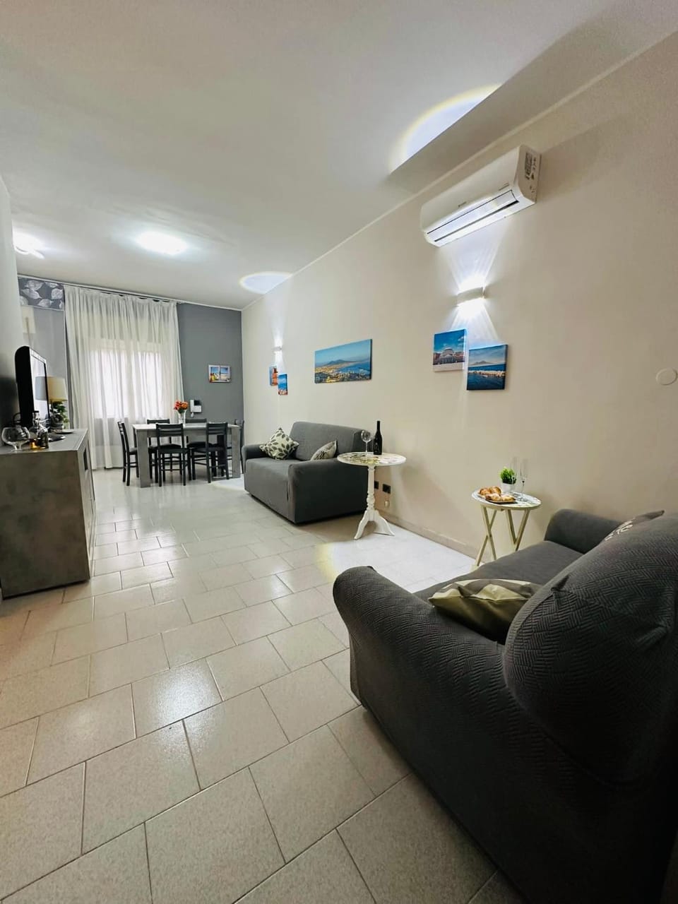 TV and multimedia, Living room, Seating area, Dining area, air conditioner