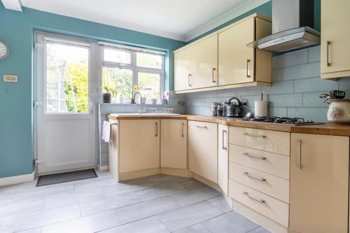 Kitchen or kitchenette, kitchen