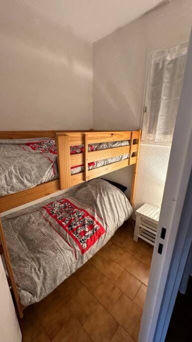 Bed, Bedroom, bunk bed