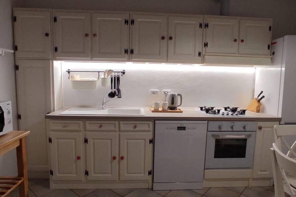 Kitchen or kitchenette, dishwasher, pet friendly, stove