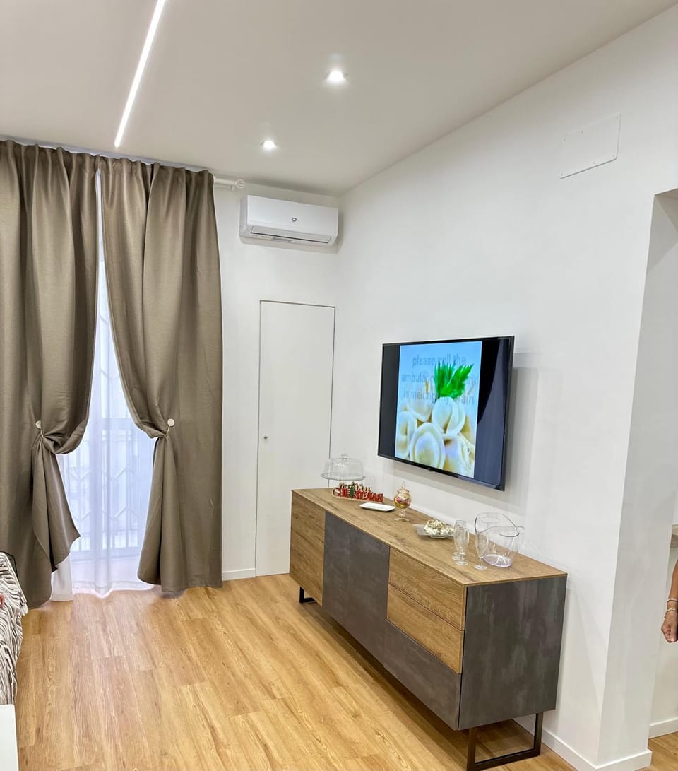 TV and multimedia, Evening entertainment, air conditioner