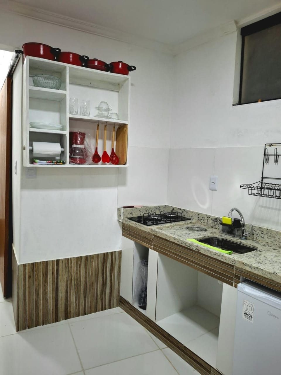 minibar, kitchen