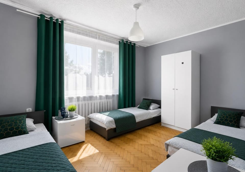 Bed, Photo of the whole room, Bedroom, internet