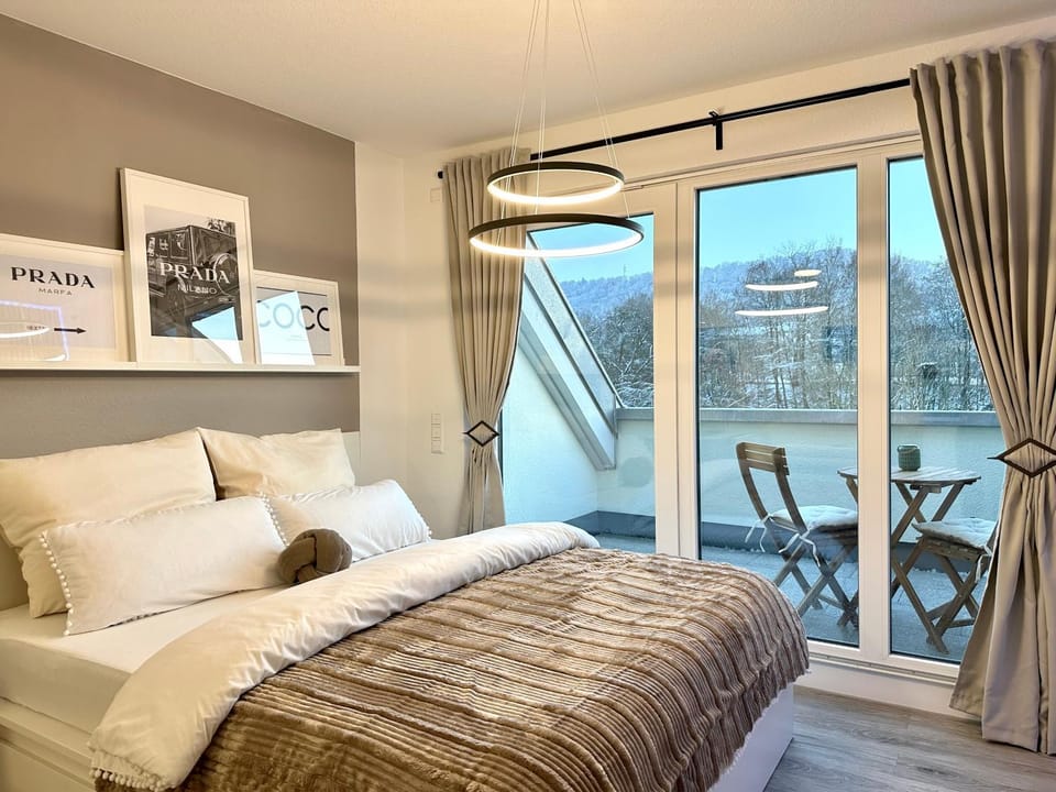 Bed, View (from property/room), Balcony/Terrace, Photo of the whole room