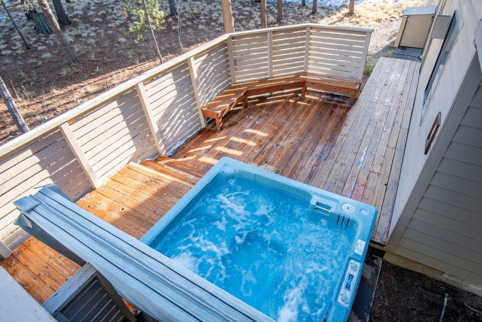 14 Cherrywood Lane - Meredith Lodging House in Sunriver