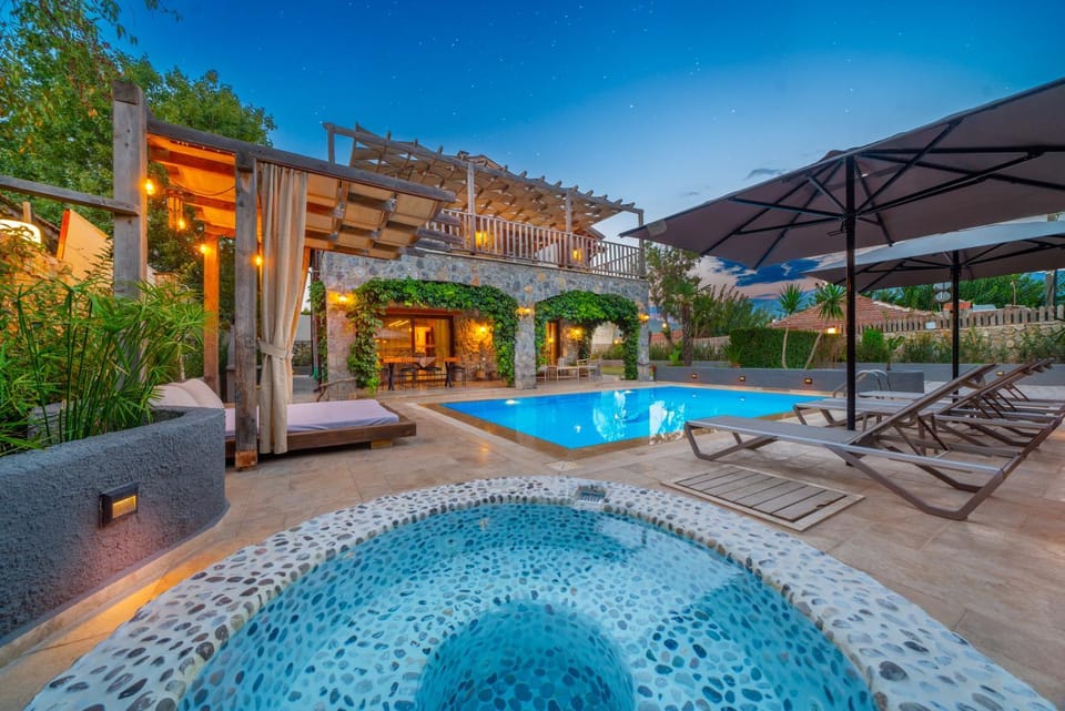 Property building, Swimming pool