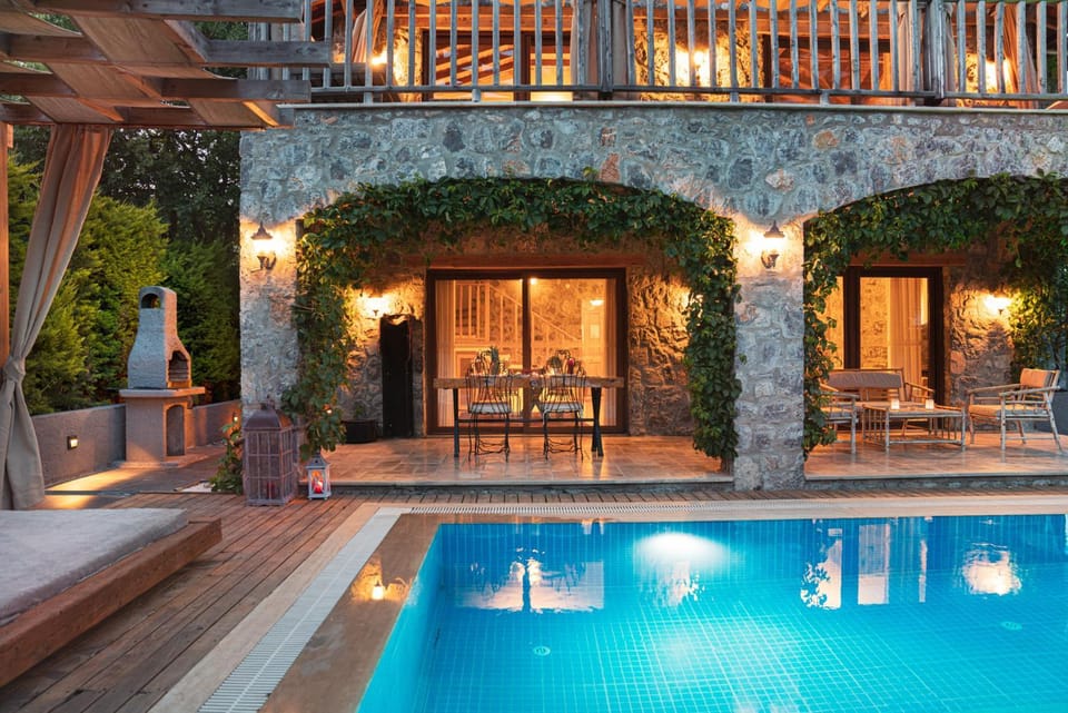 Property building, Patio, Swimming pool
